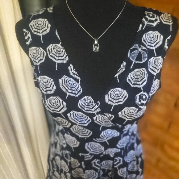 Maison Jules Navy Sleeveless Wrap Bodice w/Umbrella Design "Fit to Flare" - Sz M - Picture 5 of 10